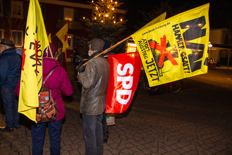 SPD Flagge und Antiatomkraft